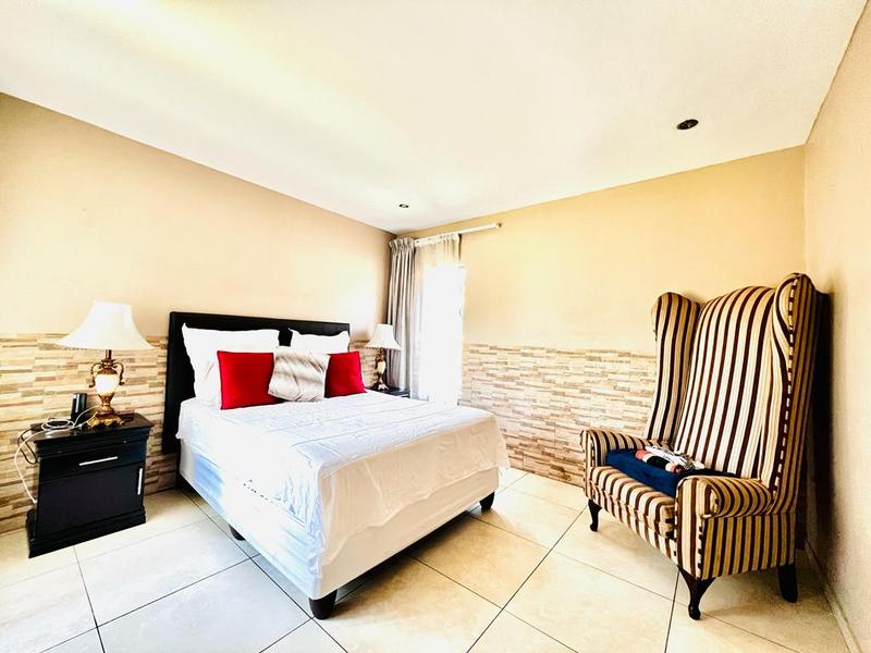 To Let 2 Bedroom Property for Rent in Fourways Gauteng