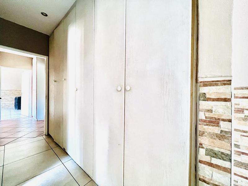 To Let 2 Bedroom Property for Rent in Fourways Gauteng
