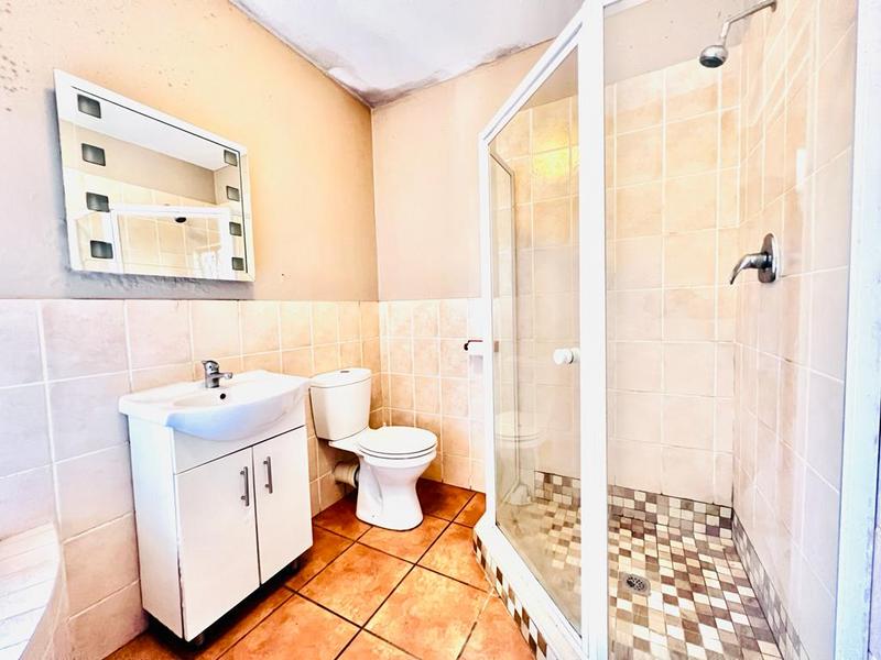To Let 2 Bedroom Property for Rent in Fourways Gauteng