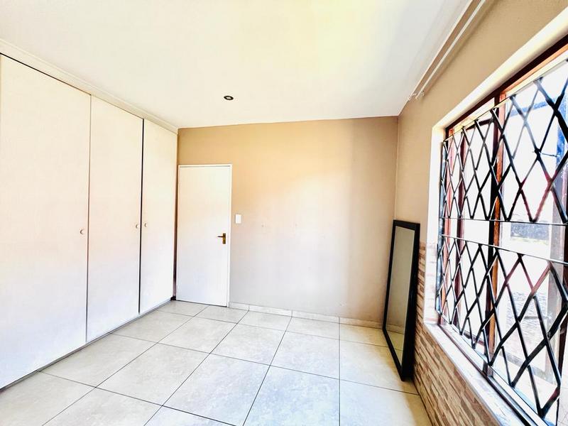 To Let 2 Bedroom Property for Rent in Fourways Gauteng