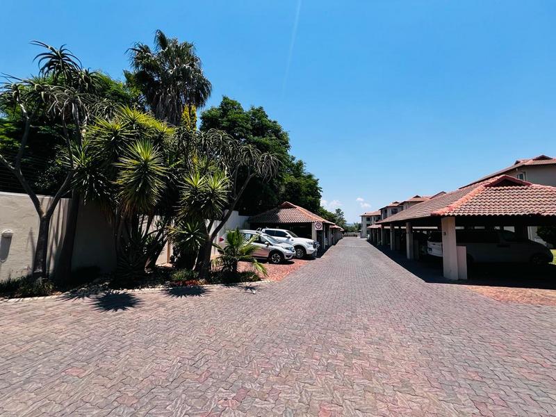 To Let 2 Bedroom Property for Rent in Fourways Gauteng