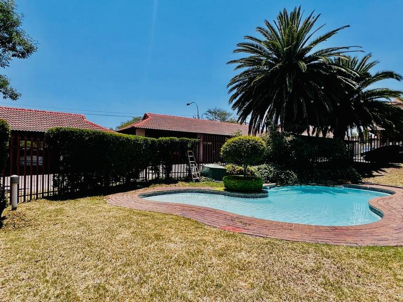 To Let 2 Bedroom Property for Rent in Fourways Gauteng