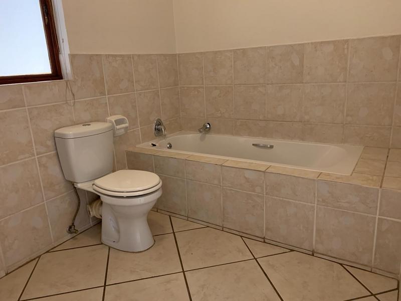To Let 2 Bedroom Property for Rent in Fourways Gauteng
