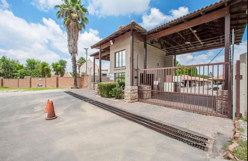 To Let 2 Bedroom Property for Rent in Fourways Gauteng