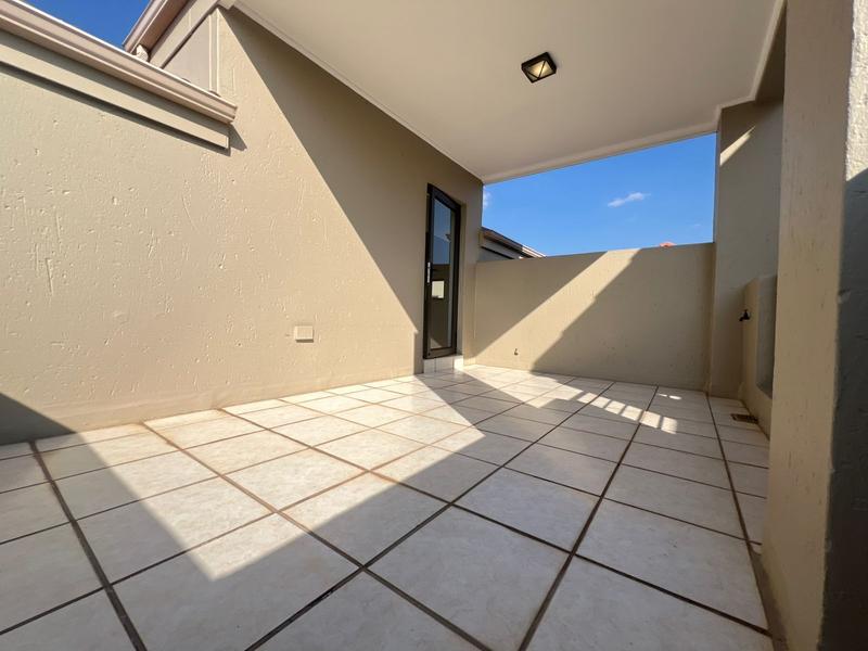 To Let 2 Bedroom Property for Rent in Paulshof Gauteng