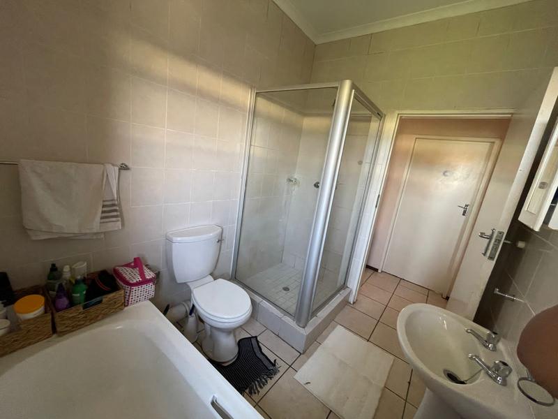 2 Bedroom Property for Sale in Lonehill Gauteng