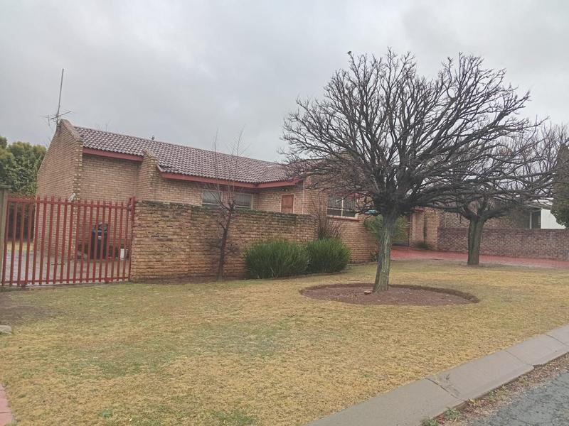 3 Bedroom Property for Sale in Vanderbijlpark SE 4 Gauteng