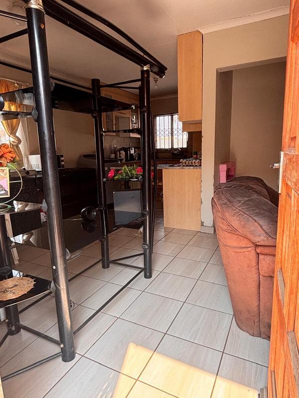 2 Bedroom Property for Sale in Germiston South Gauteng