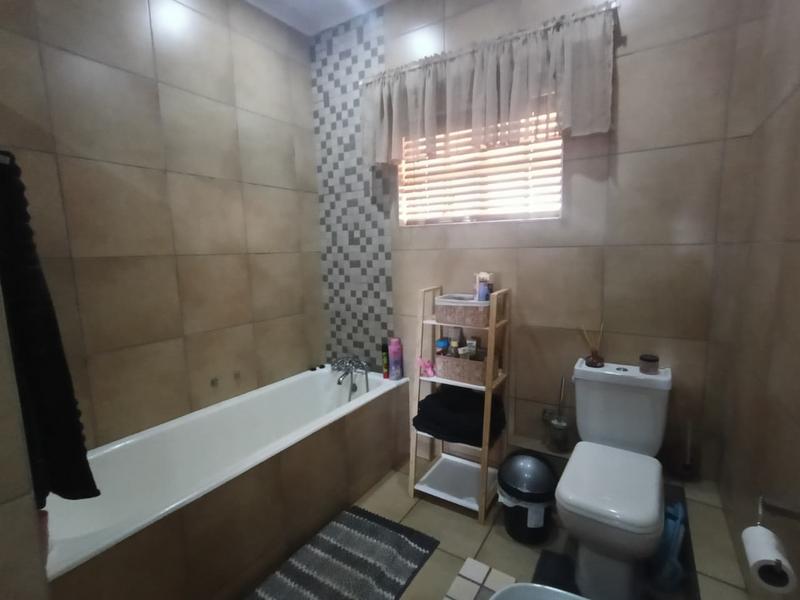 To Let 3 Bedroom Property for Rent in Casseldale Gauteng