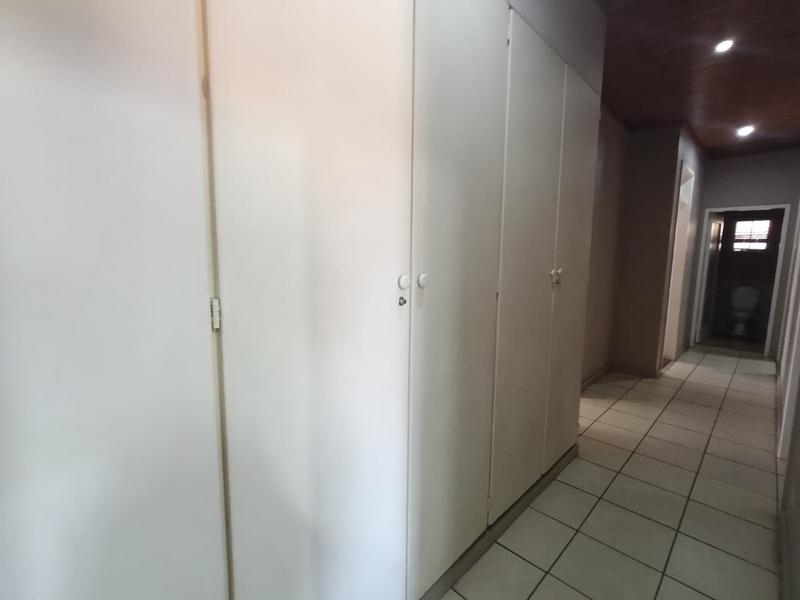 To Let 3 Bedroom Property for Rent in Casseldale Gauteng