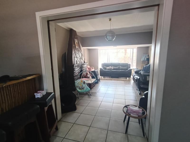 To Let 3 Bedroom Property for Rent in Casseldale Gauteng