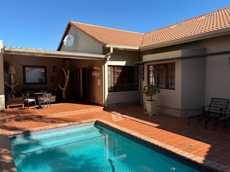 To Let 2 Bedroom Property for Rent in Waterkloof Ridge Gauteng