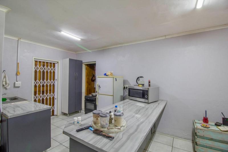 5 Bedroom Property for Sale in Rooihuiskraal Gauteng