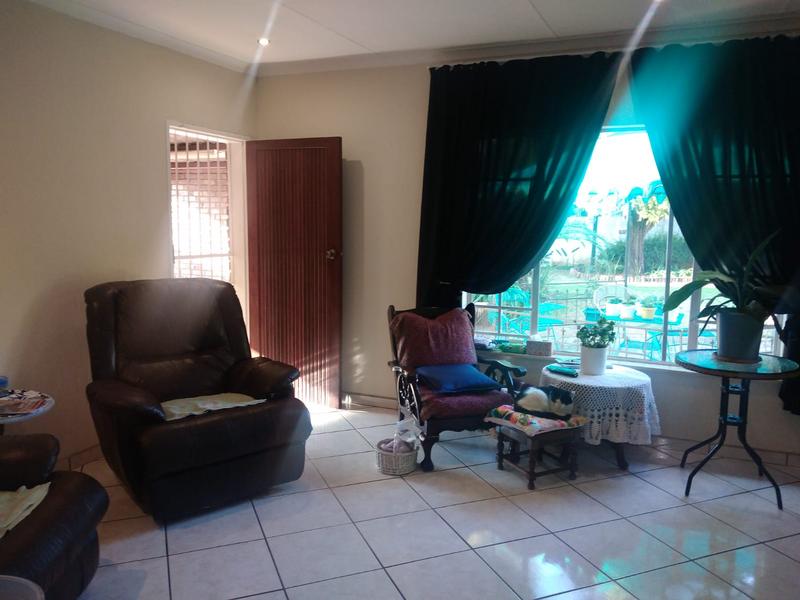 5 Bedroom Property for Sale in Rooihuiskraal North Gauteng