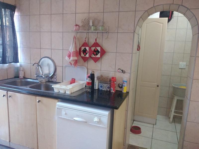 5 Bedroom Property for Sale in Rooihuiskraal North Gauteng