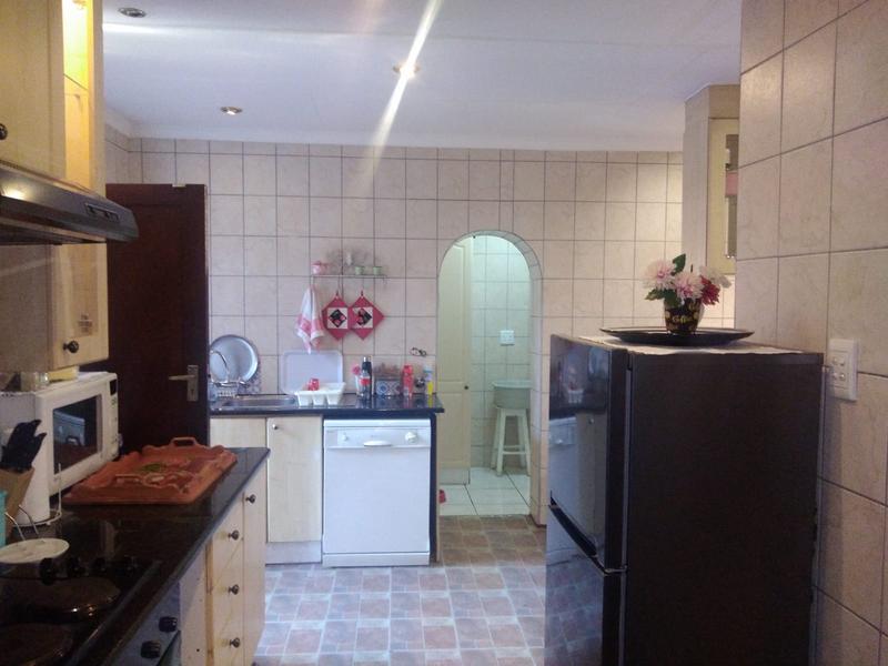 5 Bedroom Property for Sale in Rooihuiskraal North Gauteng