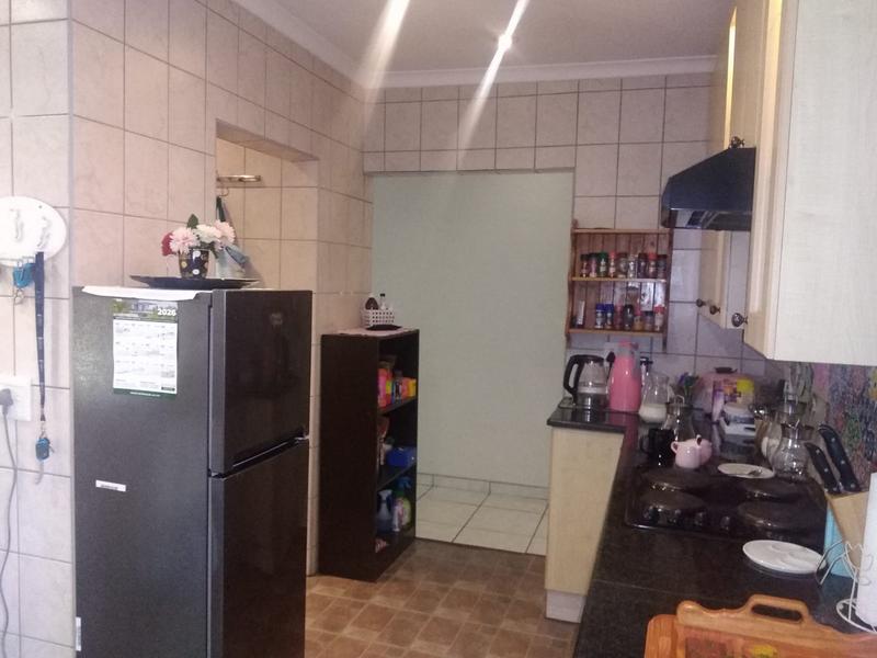 5 Bedroom Property for Sale in Rooihuiskraal North Gauteng