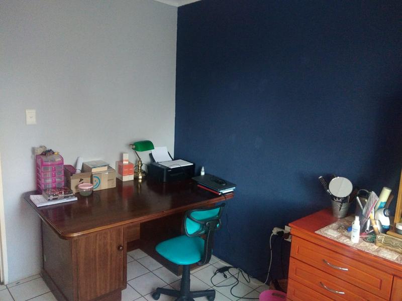 5 Bedroom Property for Sale in Rooihuiskraal North Gauteng