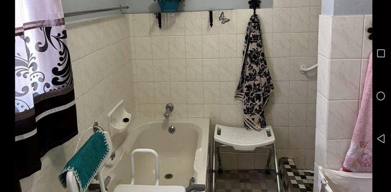 5 Bedroom Property for Sale in Rooihuiskraal North Gauteng