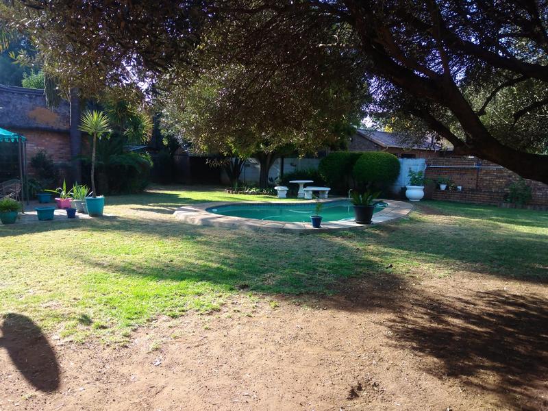 5 Bedroom Property for Sale in Rooihuiskraal North Gauteng