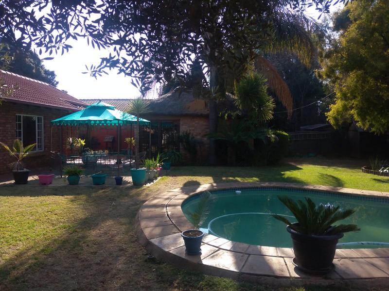 5 Bedroom Property for Sale in Rooihuiskraal North Gauteng