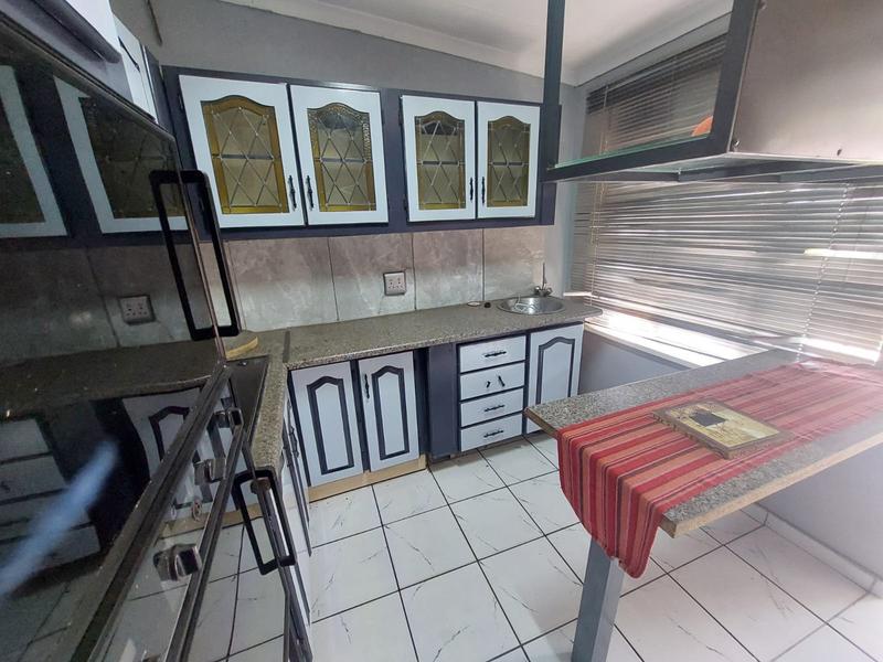To Let 3 Bedroom Property for Rent in Flora Gardens Gauteng