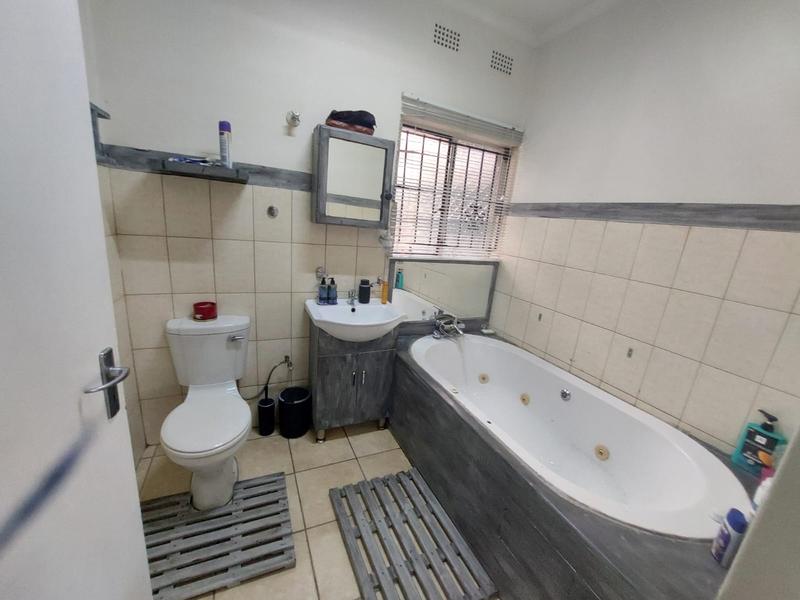 To Let 3 Bedroom Property for Rent in Flora Gardens Gauteng