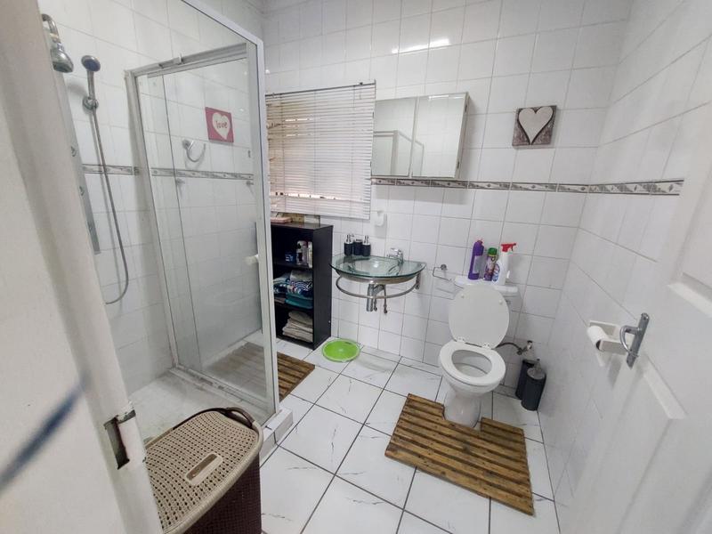 To Let 3 Bedroom Property for Rent in Flora Gardens Gauteng