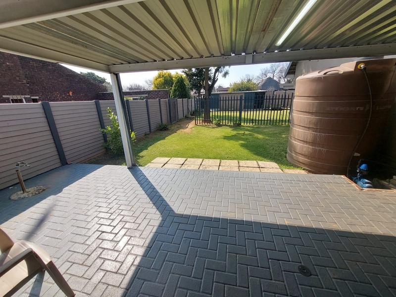 To Let 3 Bedroom Property for Rent in Flora Gardens Gauteng