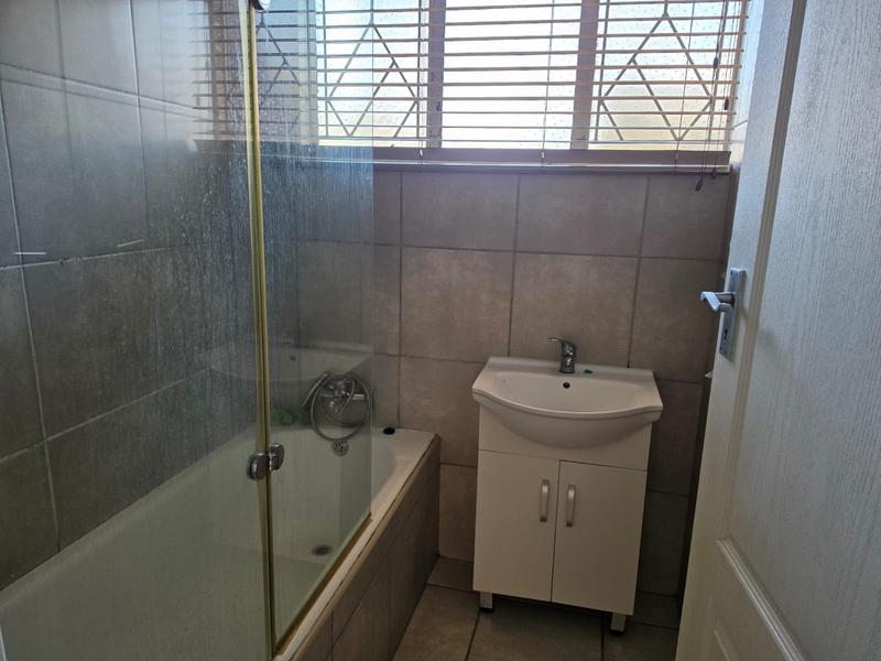 To Let 2 Bedroom Property for Rent in Three Rivers Gauteng