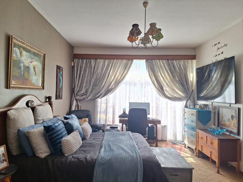 2 Bedroom Property for Sale in Strubenvale Gauteng