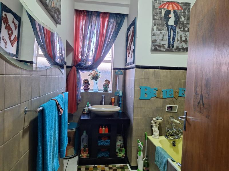 2 Bedroom Property for Sale in Strubenvale Gauteng