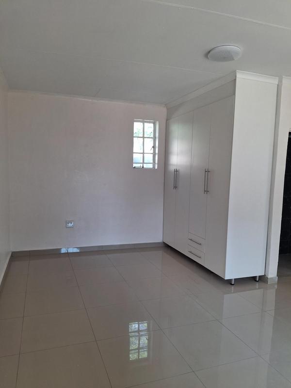 To Let 3 Bedroom Property for Rent in Greenside Gauteng