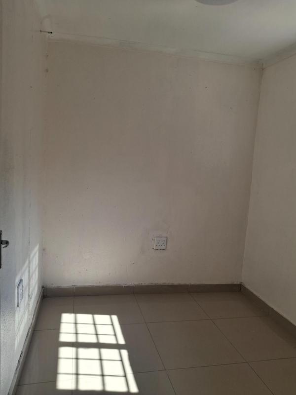 To Let 3 Bedroom Property for Rent in Greenside Gauteng