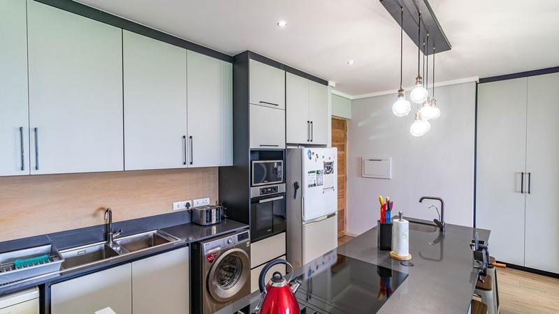 2 Bedroom Property for Sale in Midfield Estate Gauteng