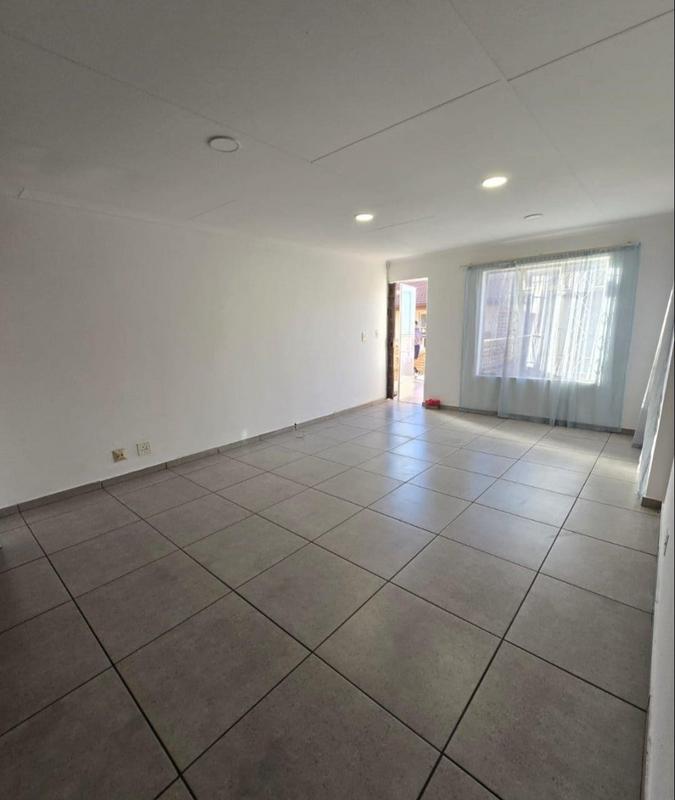 2 Bedroom Property for Sale in New Redruth Gauteng