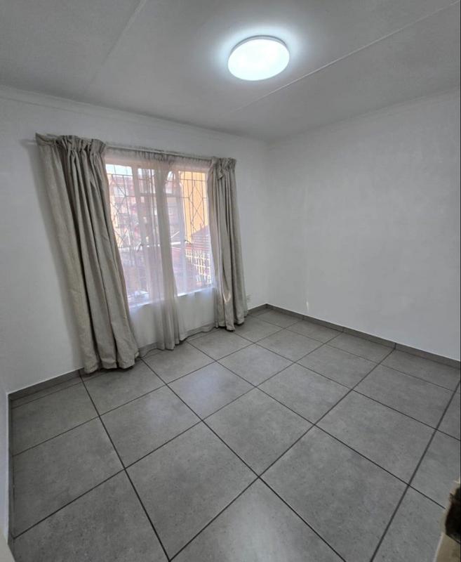 2 Bedroom Property for Sale in New Redruth Gauteng