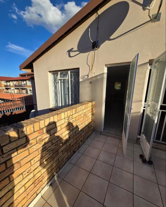 2 Bedroom Property for Sale in New Redruth Gauteng