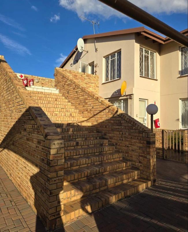 2 Bedroom Property for Sale in New Redruth Gauteng