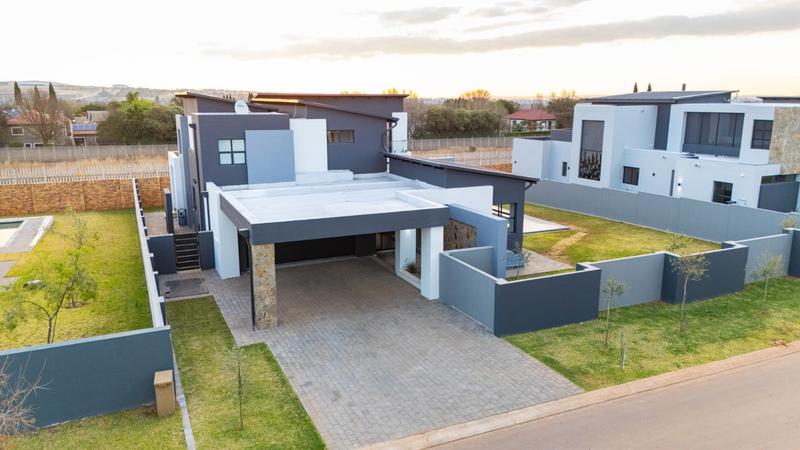 5 Bedroom Property for Sale in Midstream Heights Gauteng