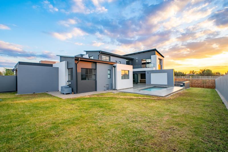 5 Bedroom Property for Sale in Midstream Heights Gauteng