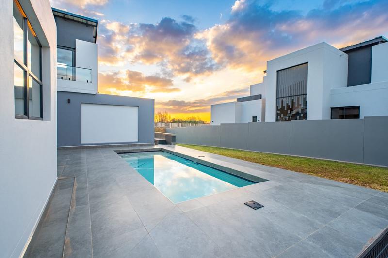 5 Bedroom Property for Sale in Midstream Heights Gauteng