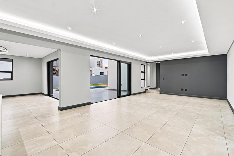 5 Bedroom Property for Sale in Midstream Heights Gauteng