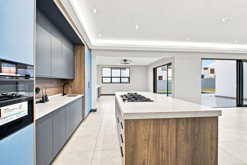 5 Bedroom Property for Sale in Midstream Heights Gauteng