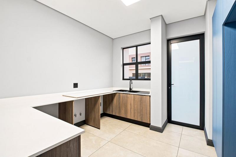 5 Bedroom Property for Sale in Midstream Heights Gauteng