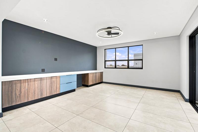 5 Bedroom Property for Sale in Midstream Heights Gauteng