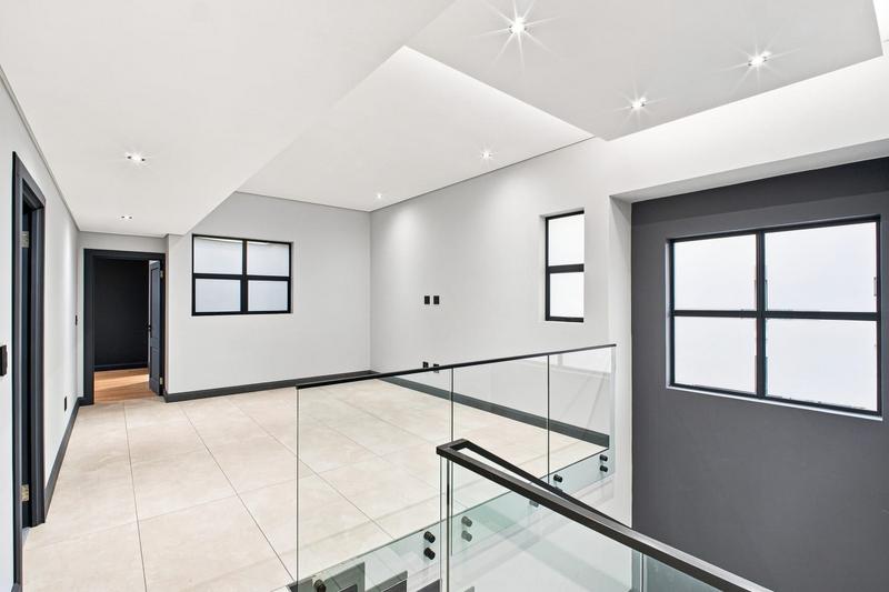 5 Bedroom Property for Sale in Midstream Heights Gauteng