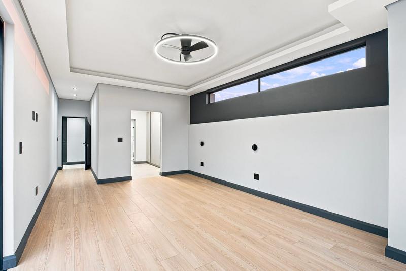 5 Bedroom Property for Sale in Midstream Heights Gauteng