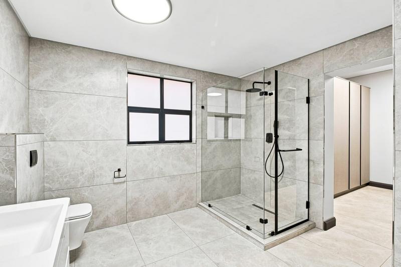 5 Bedroom Property for Sale in Midstream Heights Gauteng