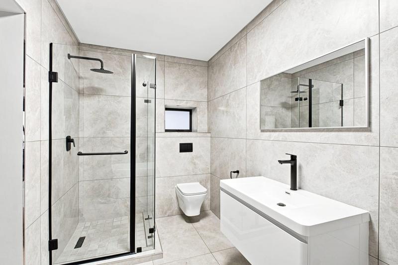 5 Bedroom Property for Sale in Midstream Heights Gauteng